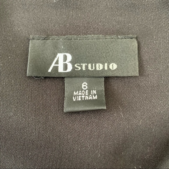 AB Studio Dress Purple Black White Flower V-neck Size 6 - Picture 4 of 10